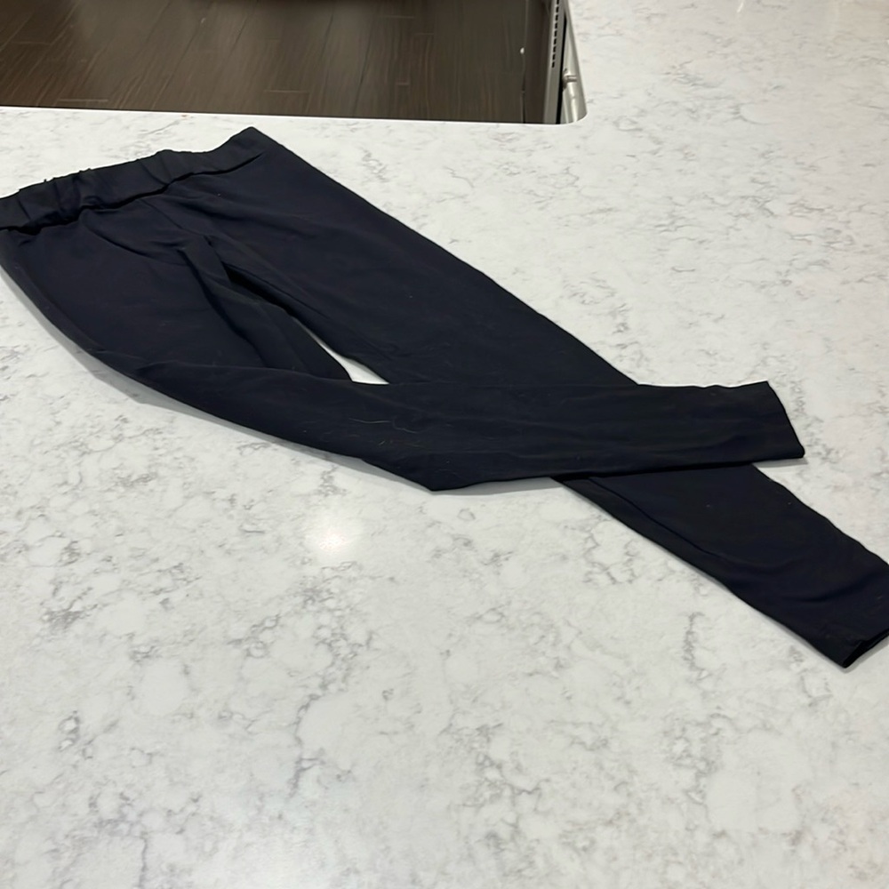 Black leggings – small